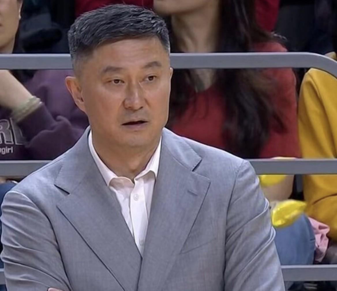 九游平台-媒体人评广东宏远：一个志在夺冠的球队不好好把握休赛期