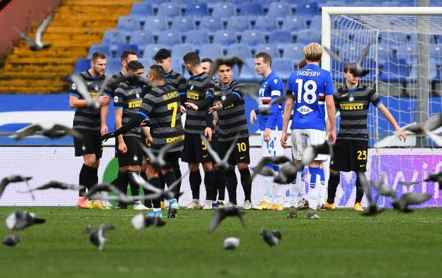 九游互动-【夜读】为求转会穿死敌球衣去训练，太没溜了！