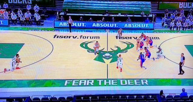 九游互动-【夜读】为求转会穿死敌球衣去训练，太没溜了！